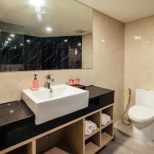 Deluxe Corner Premier